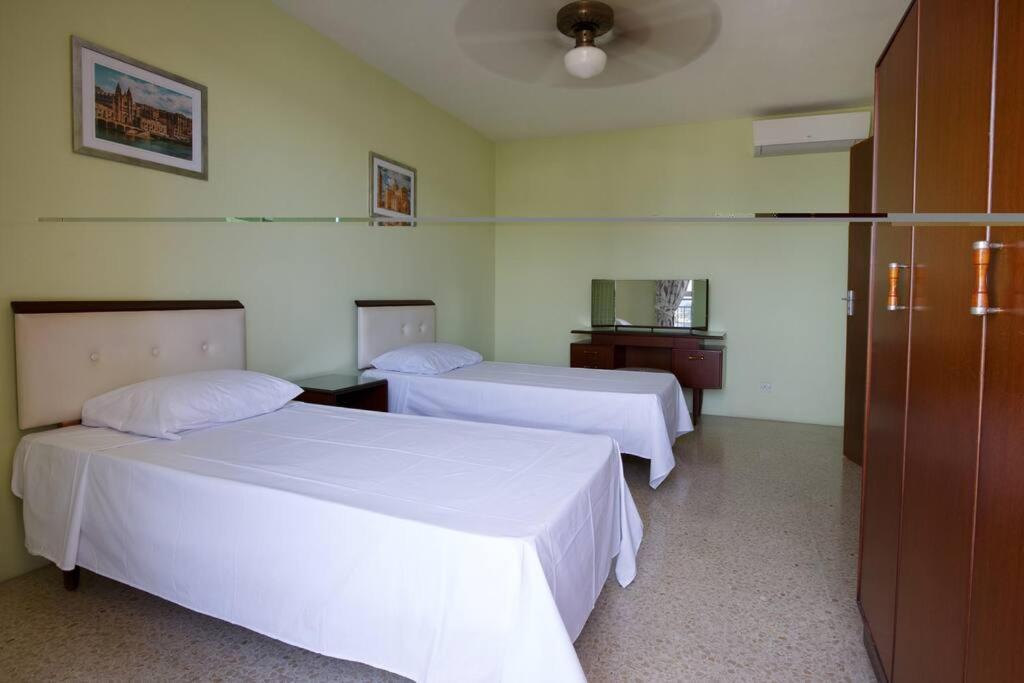 1 Bedrm Apt Seaview Balluta Bay Saint Julian's Ngoại thất bức ảnh